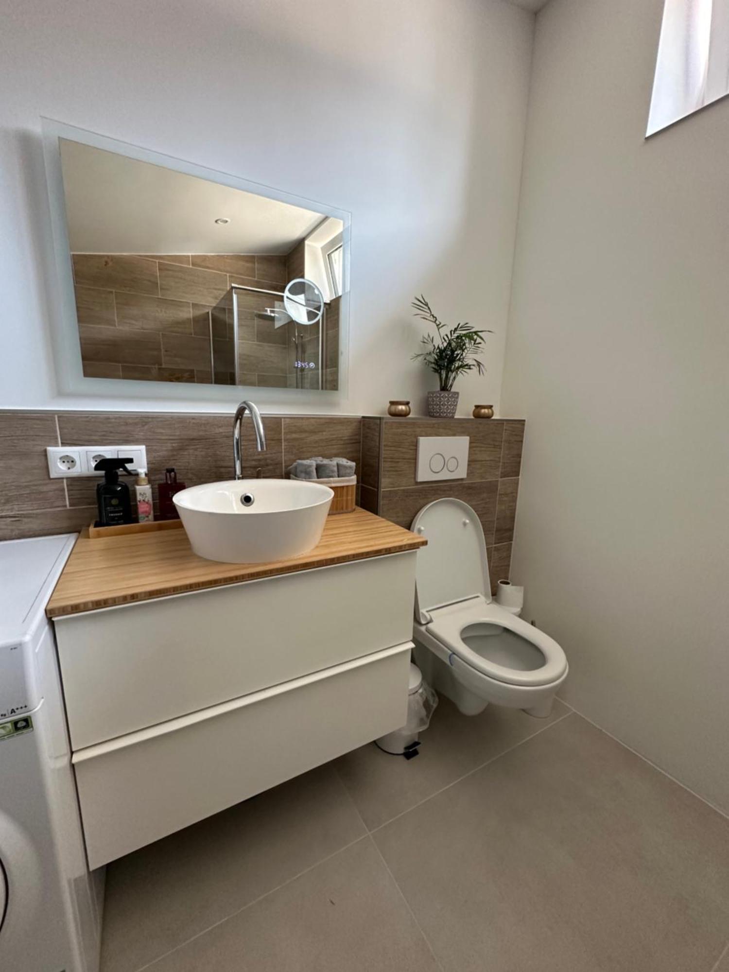 A&E Rooms Fernwald Экстерьер фото